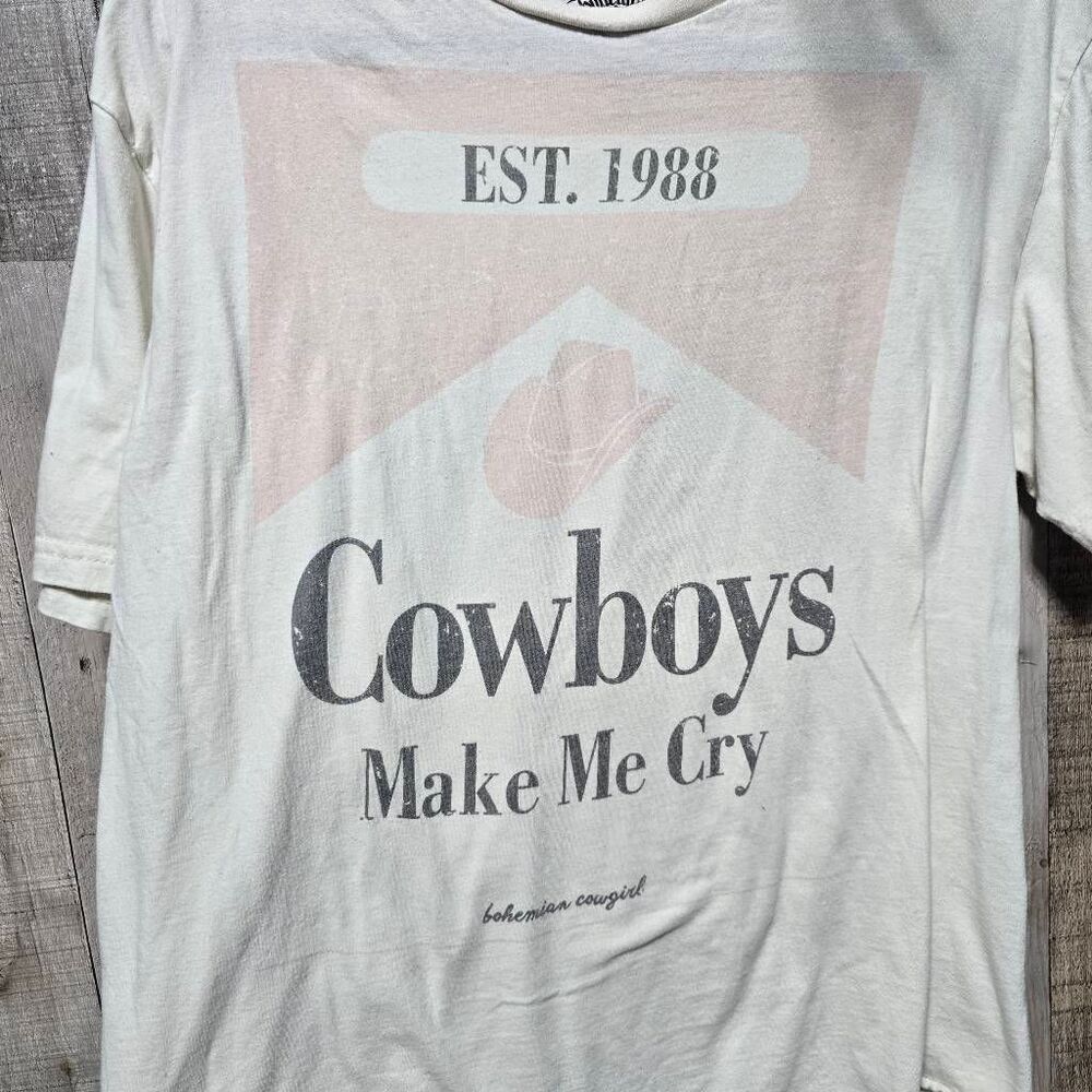 Bohemian Cowgirl Cream Cowboys Make Me Cry Cigarette Case Style Graphic Tee Larg - Picture 2 of 5